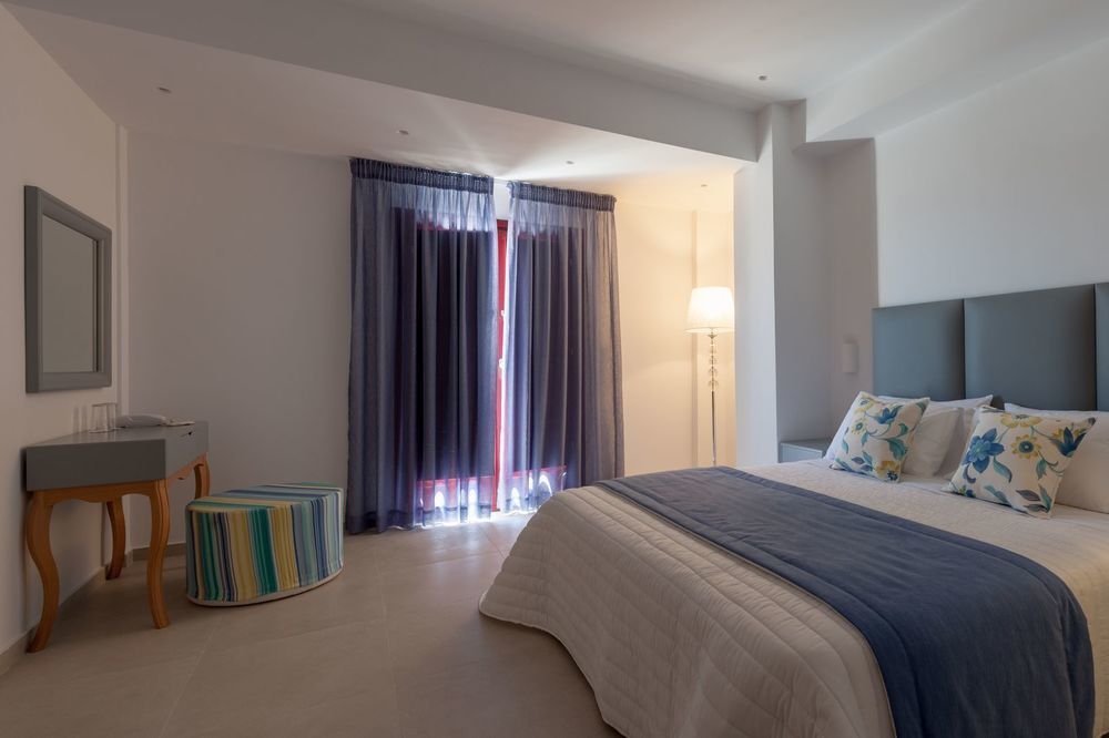 Mar N Mar Crown Hotel-Suites Kamári Eksteriør billede